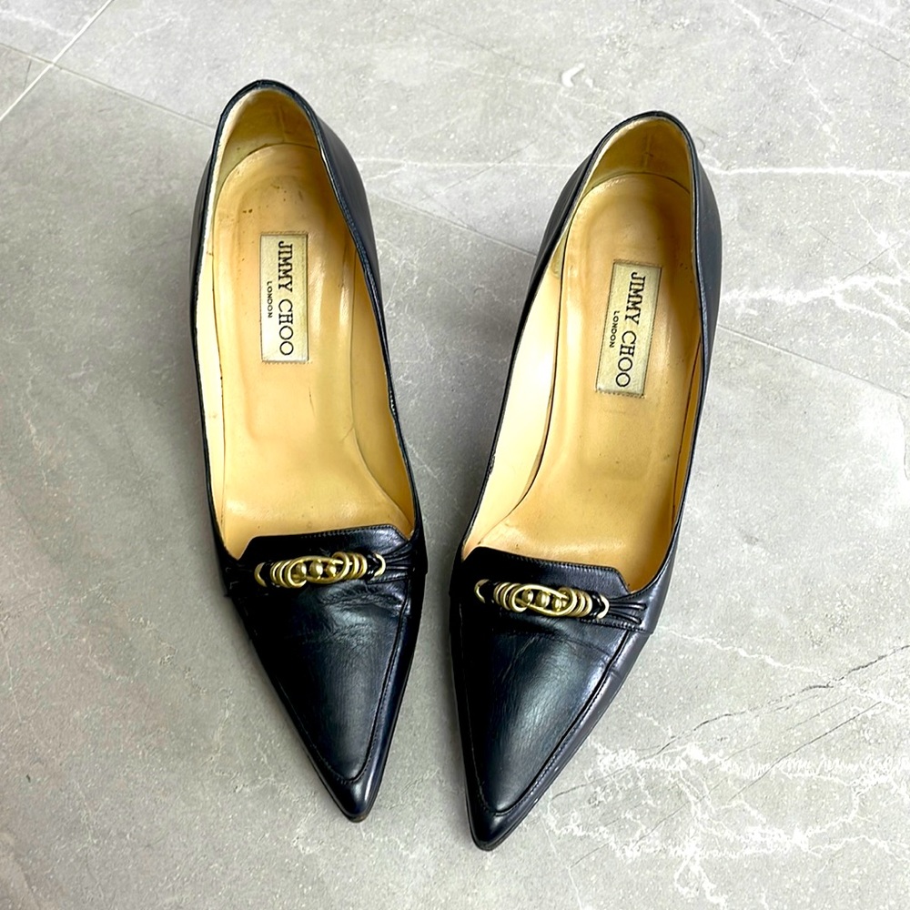 Jimmy Choo classy heels 👠.